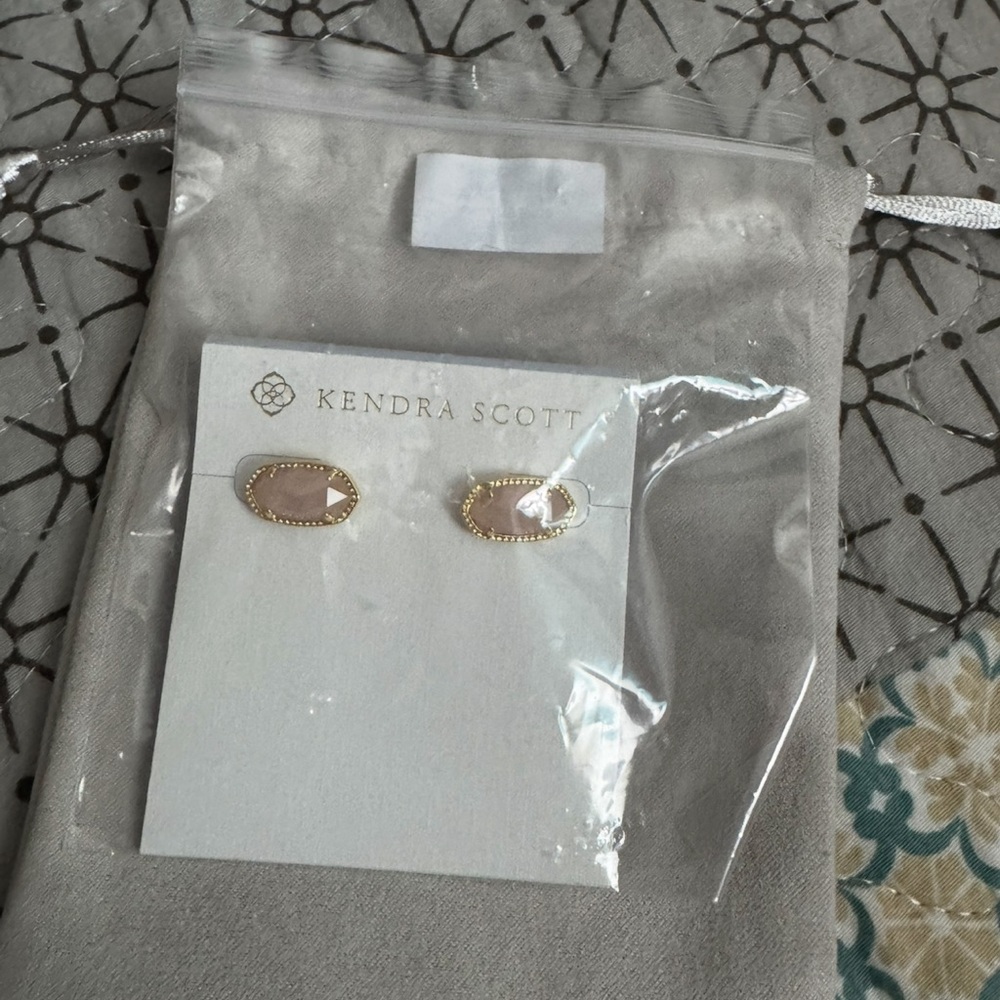Kendra Scott Blush and Gold Stud Earrings